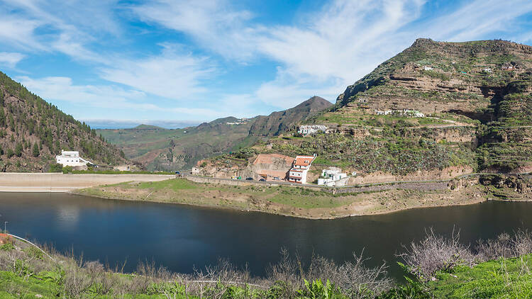 Have a picnic at Presa de los Pérez