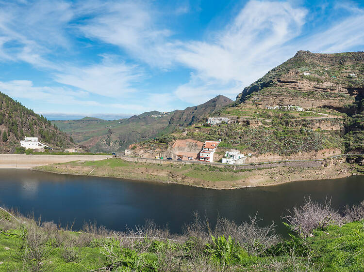 Have a picnic at Presa de los Pérez