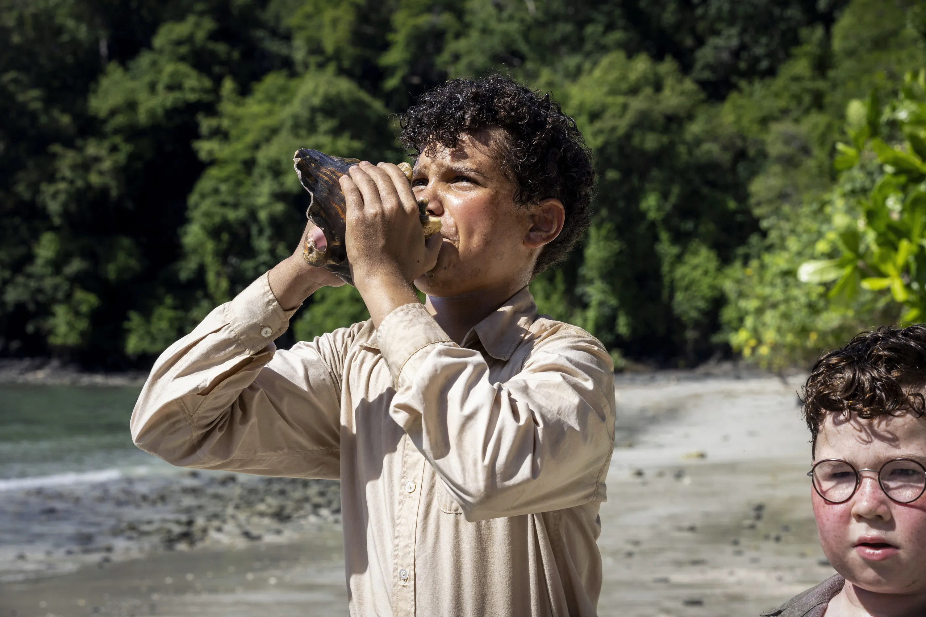 标题：蝇王，EP 编号：第 1 集 - 小猪