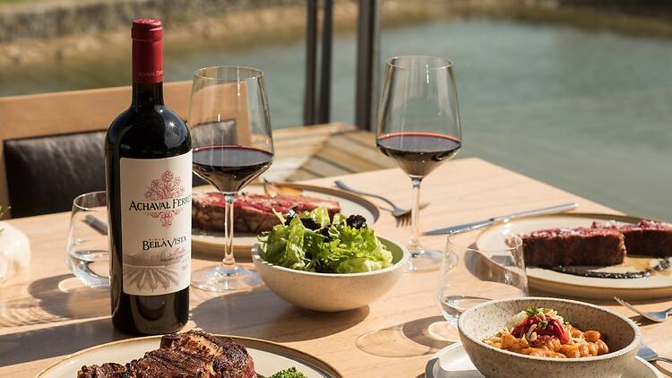 Almuerzos entre viñedos: el plan perfecto para compartir en Mendoza