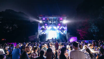 Live at the Gardens Melbourne crowd listening to music at Live at the Gardens Melbourne