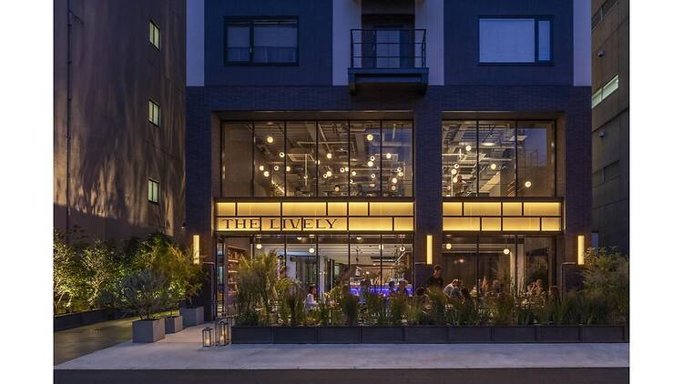 THE LIVELY大阪本町