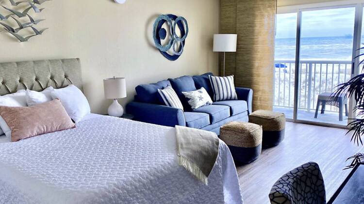 Relaxing Gulf Front Studio: Best Budget Airbnb