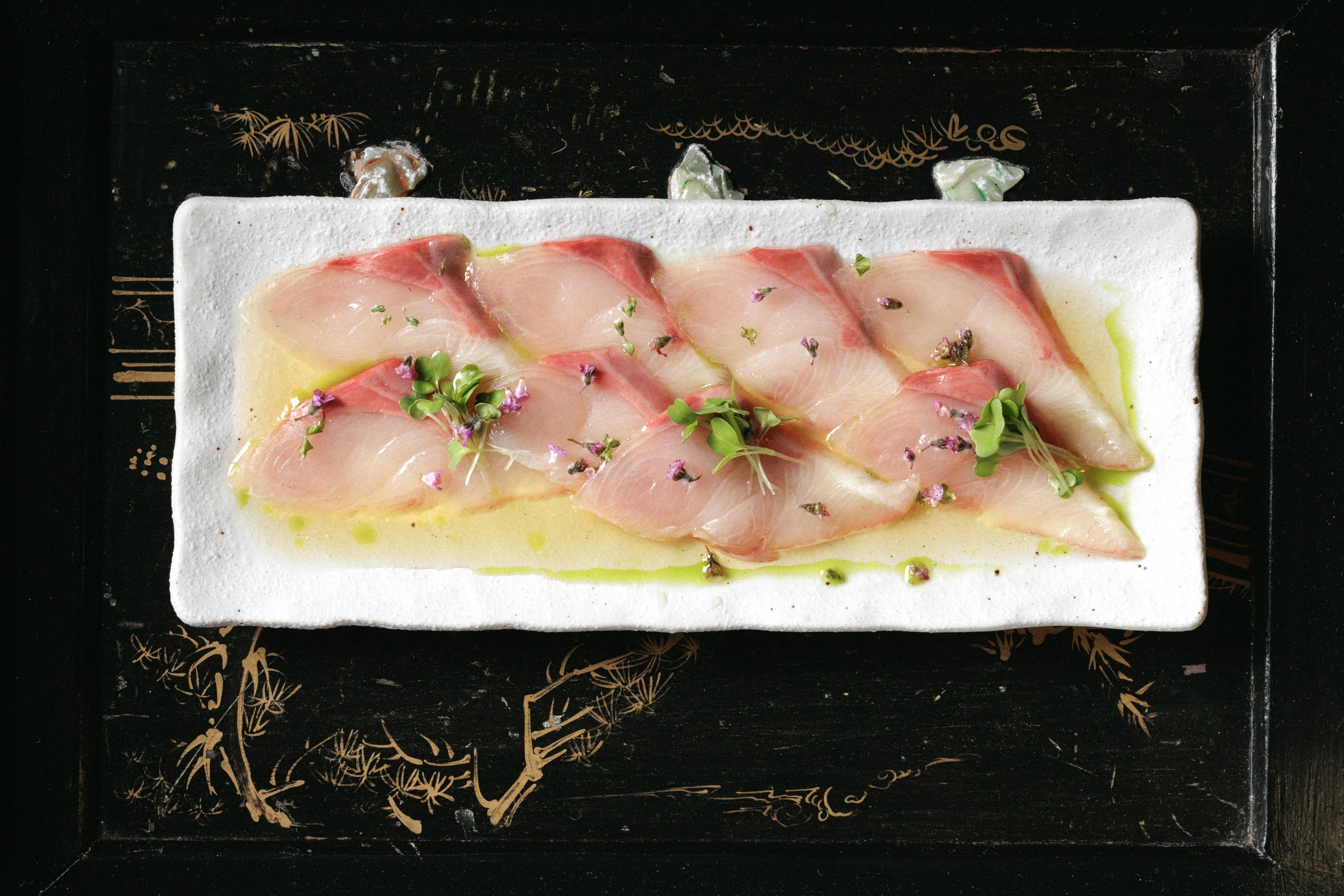 L&iacute;rio, shiso e umeboshi