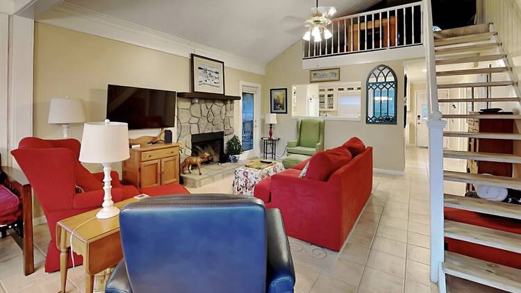 The Vintage Arts & Crafts Cabin