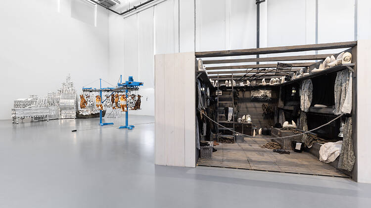 Turn around. Um olhar sobre a Colecção de Arte Fundação EDP