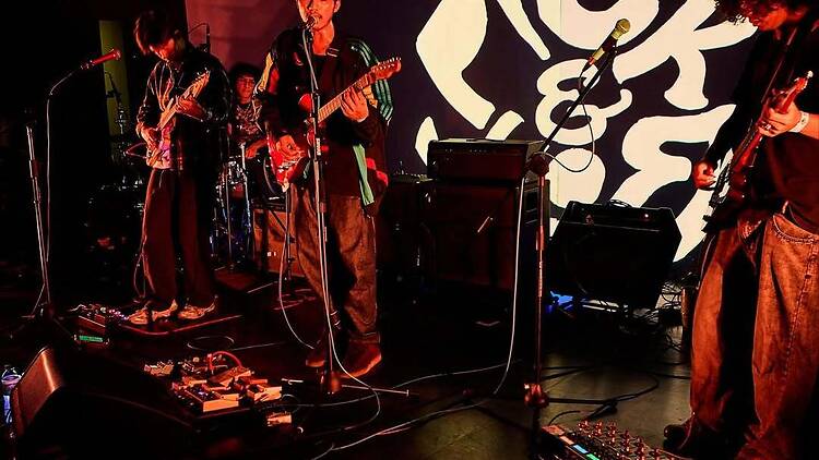 ค่ำคืนในวันแห่งความรักที่อัดแน่นด้วยไลน์อัปดนตรีสด และกิจกรรมสุดเดือดตลอดคืน ค่ำคืนในวันแห่งความรักที่อัดแน่นด้วยไลน์อัปดนตรีสด และกิจกรรมสุดเดือดตลอดคืน