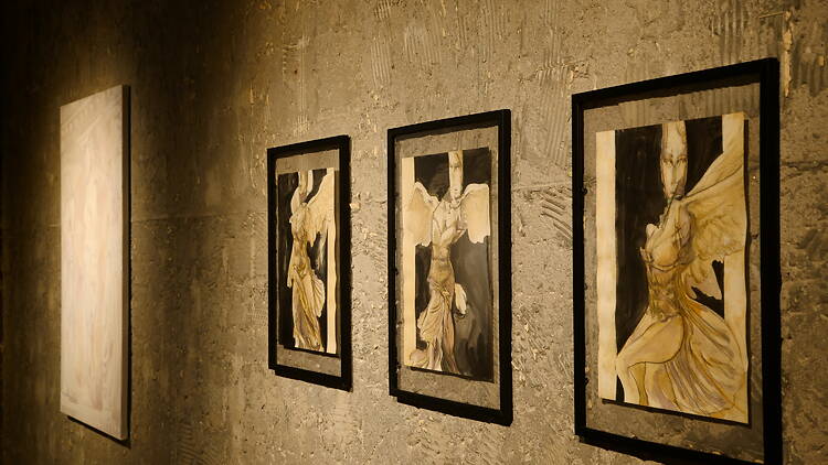 Visite uma nova galeria de arte Visite uma nova galeria de arte