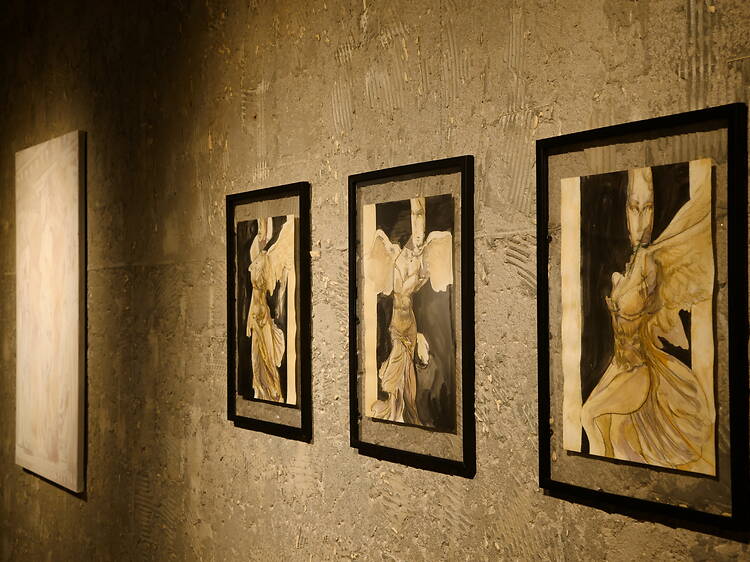 Visite uma nova galeria de arte Visite uma nova galeria de arte