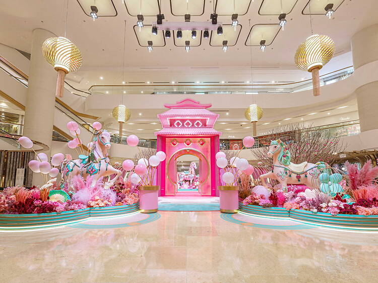 新年活動2026：太古廣場及星街小區「駿馬星馳 錦簇而至」農曆新年藝術裝置