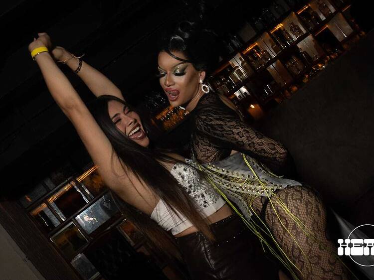 BPMs altos y luces bajas, así es la experiencia Heat