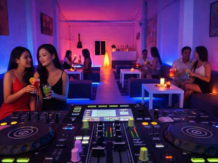 Ease into Valentine’s weekend with live jazz and bossa nova in Phuket Town