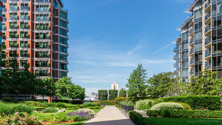 Flats in Battersea, Wandsworth, London
