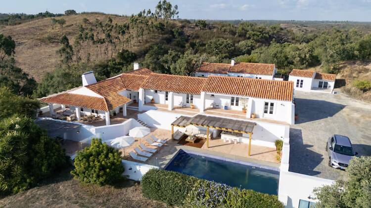 The Design-Led Retreat: Casa da Encosta