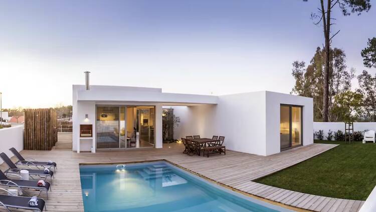 The "Barefoot" Original: Thatch-Roof Sanctuary