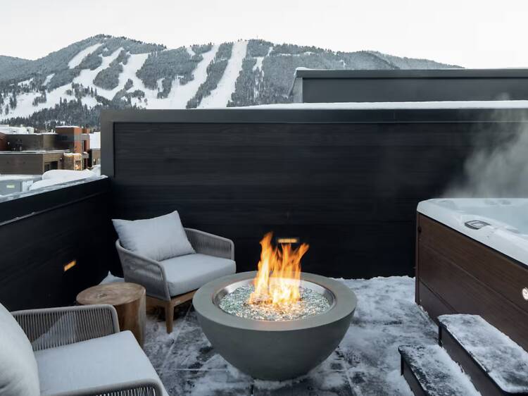 The Urban Lookout: Modernist Downtown Penthouse