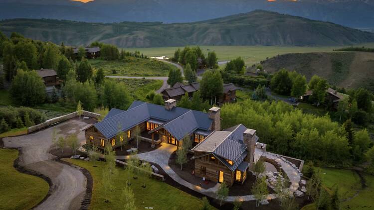 The Forest Sanctuary: Secluded Mountain Cabin