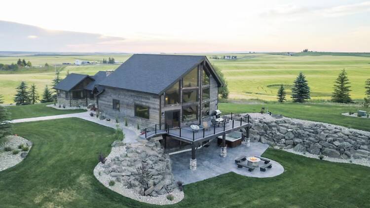 The Meadow-Side Retreat: Pastoral Peace Cabin