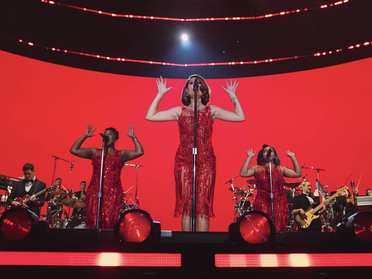 Raye busca marido en Barcelona... y seduce a todo el Palau Sant Jordi Raye busca marido en Barcelona... y seduce a todo el Palau Sant Jordi