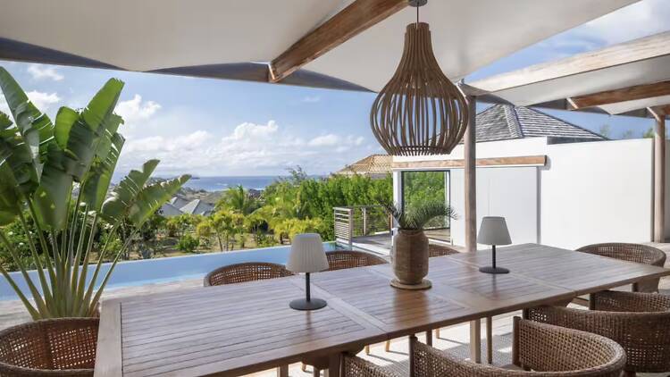 The Modernist Cube: Minimalist Vitet Villa The Modernist Cube: Minimalist Vitet Villa