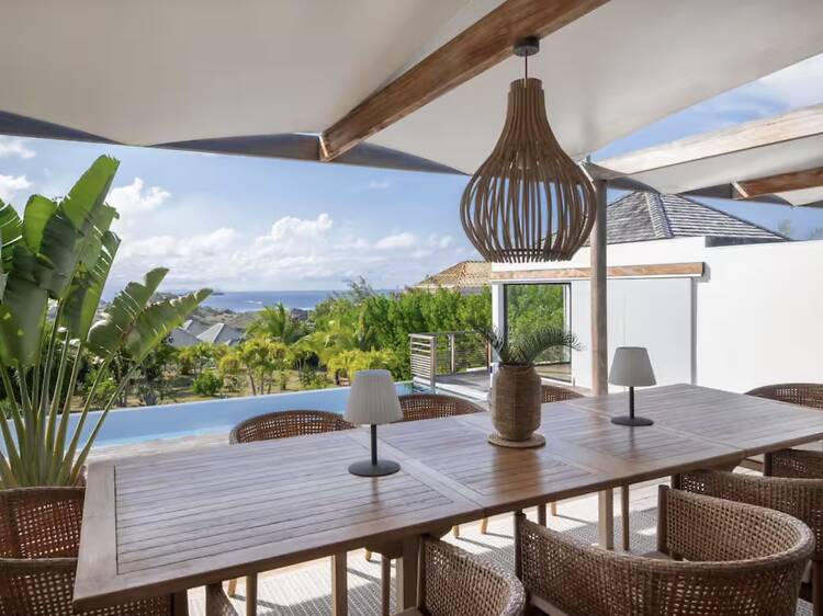 The Modernist Cube: Minimalist Vitet Villa The Modernist Cube: Minimalist Vitet Villa