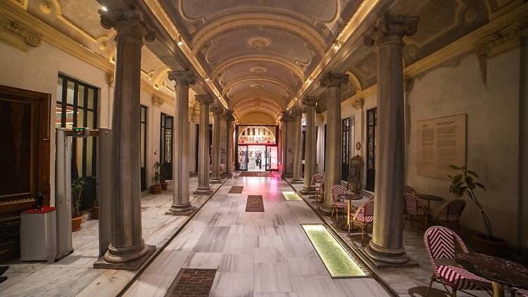 Atlas 1948, Istanbul