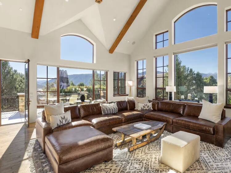 The Designer Loft: Penthouse Views of Smuggler Mountain The Designer Loft: Penthouse Views of Smuggler Mountain