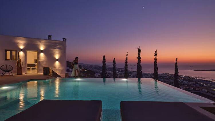 The Minimalist Masterpiece: Architect-Led Hillside Villa