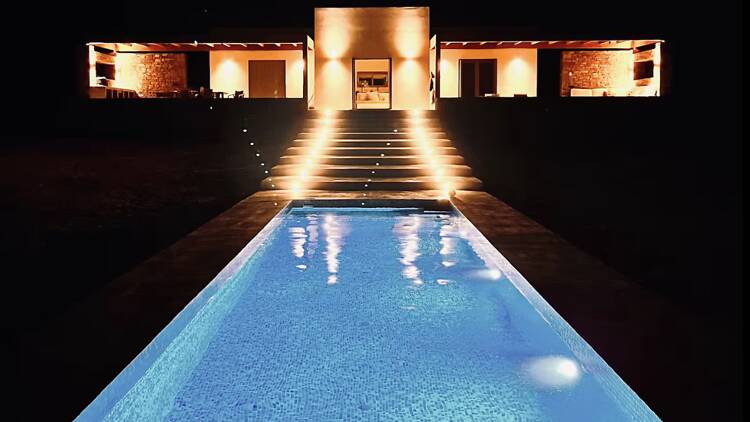 The Stone Sanctuary: Traditional Lefkes Hideaway