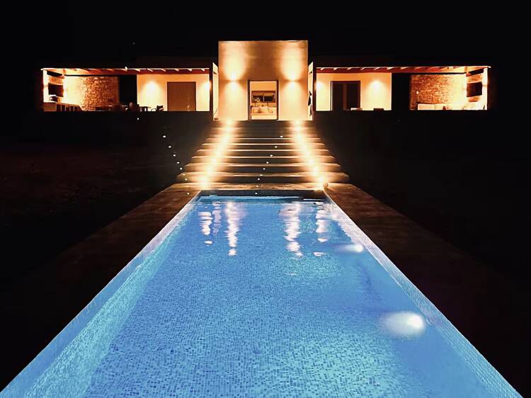 The Stone Sanctuary: Traditional Lefkes Hideaway