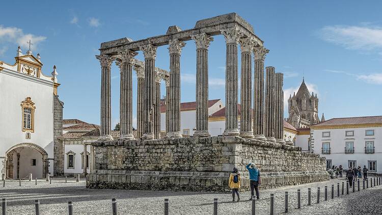 Évora