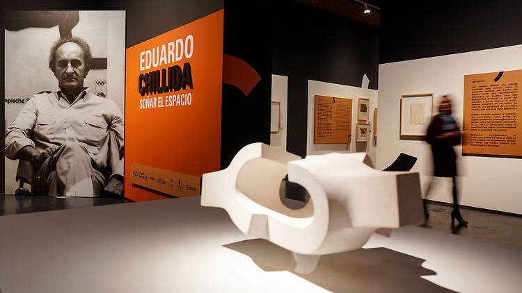 Ir a la gran exposición sobre Chillida