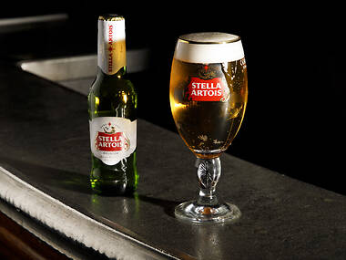 Stella Artois et GiftShop dévoilent une veste taillée pour les bartenders ! Stella Artois et GiftShop dévoilent une veste taillée pour les bartenders !