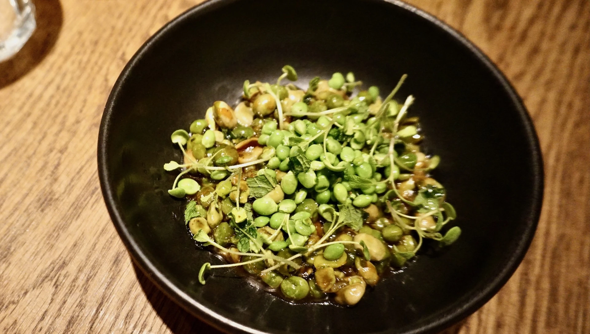 Ofegat de p&egrave;sols i faves, Tr&uuml;