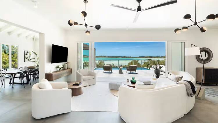 The Grace Bay Icon: Beachfront Luxury Estate The Grace Bay Icon: Beachfront Luxury Estate