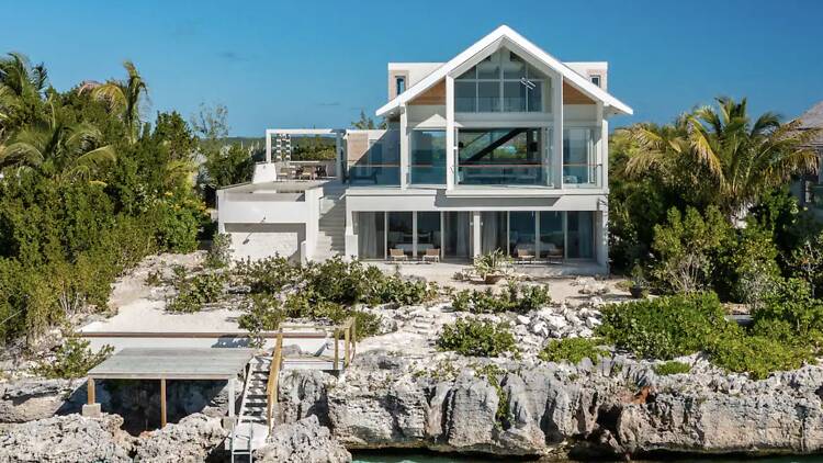 The Tropical Hideaway: Secluded Turtle Cove Retreat The Tropical Hideaway: Secluded Turtle Cove Retreat