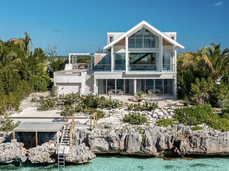 The Tropical Hideaway: Secluded Turtle Cove Retreat The Tropical Hideaway: Secluded Turtle Cove Retreat