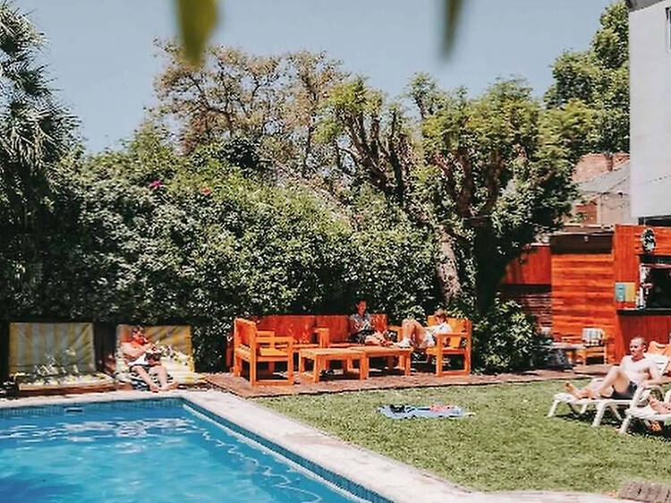 Gorilla Hostel: el punto de encuentro para vivir Mendoza en modo social