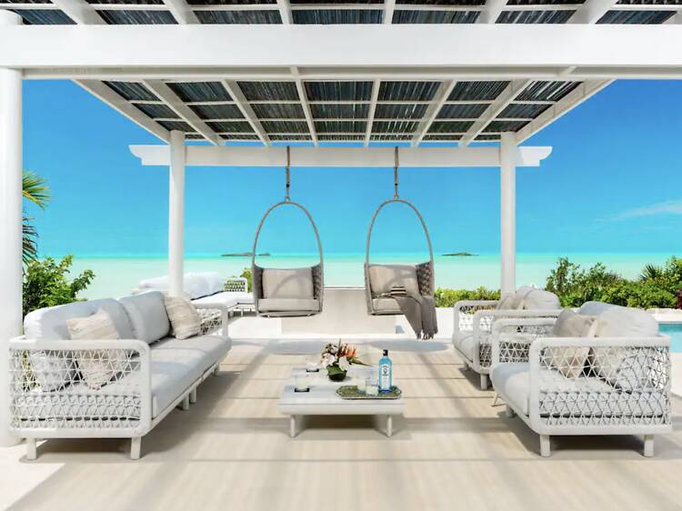 The Beachfront Compound: Sapodilla Bay Villa The Beachfront Compound: Sapodilla Bay Villa