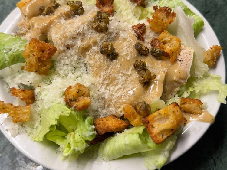 Condarco: ensalada caesar clásica con pollo Condarco: ensalada caesar clásica con pollo