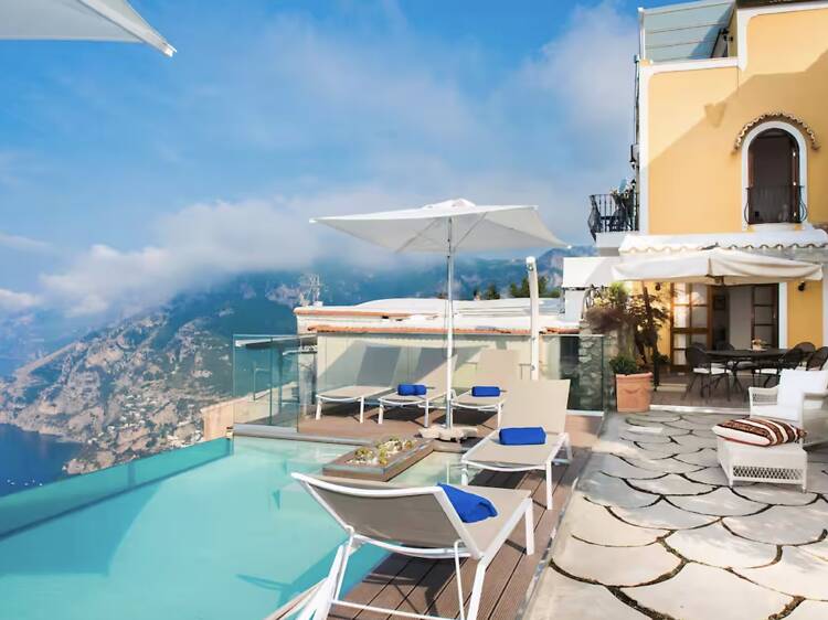 The Terrace Master: Villa with 360-Degree Views The Terrace Master: Villa with 360-Degree Views
