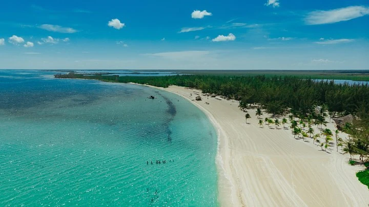 Isla Pasi&oacute;n ou Isla de la Pasi&oacute;n &eacute; uma praia paradis&iacute;aca localizada no norte de Cozumel, M&eacute;xico