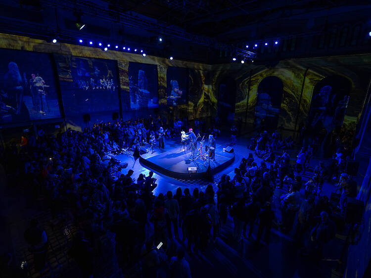 Usina del Arte closes Its summer season with a golden finale Usina del Arte closes Its summer season with a golden finale