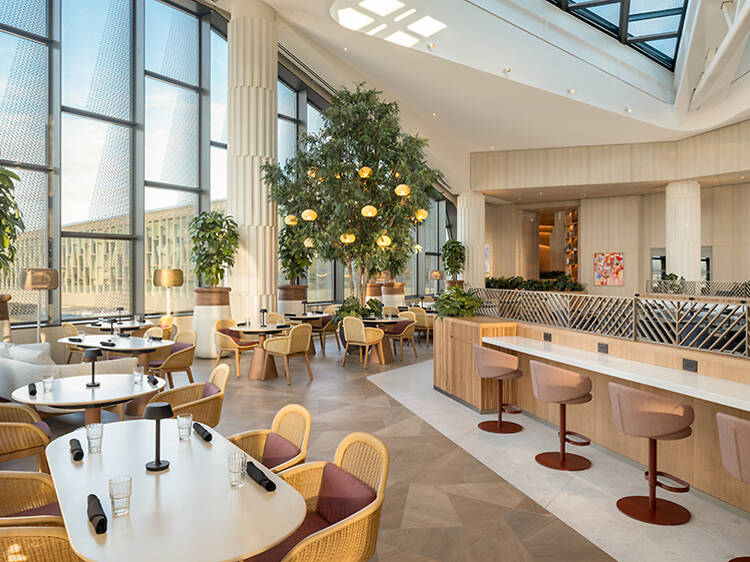 LaGuardia just got a fancy new lounge—and you don’t need a credit card to get in