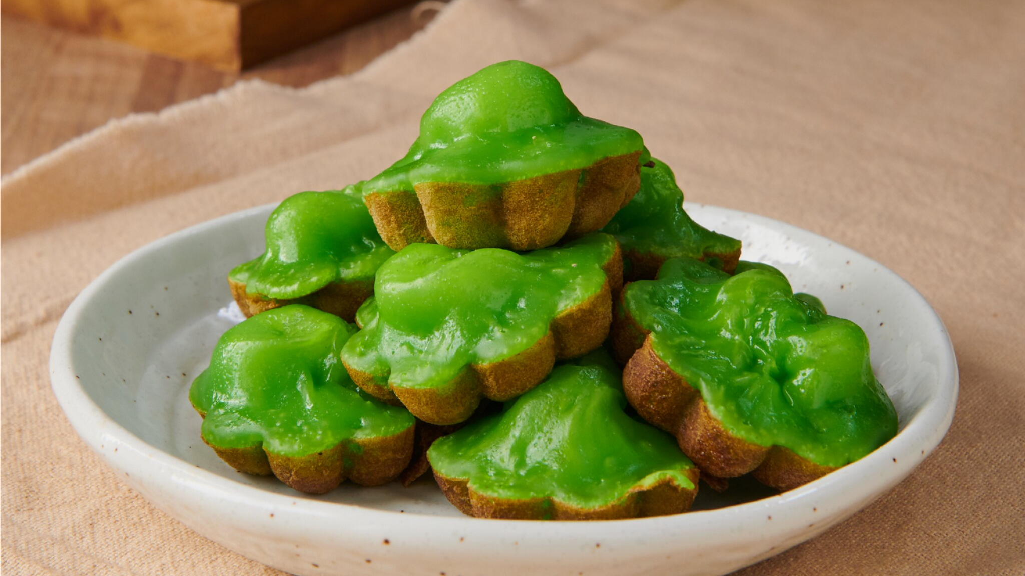 Pandan sweetmelts from legendary Bangkok dessert brand Kanomsiam are coming to Hong Kong