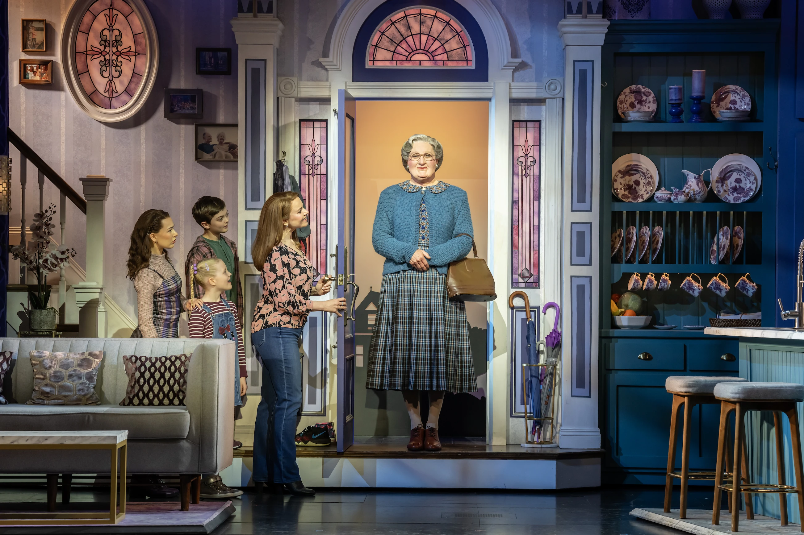 People on stage for Mrs Doubtfire the Musical 