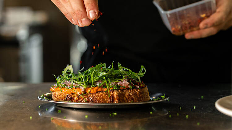 Time Out Market Budapest, Casa Christa, velős pirítós