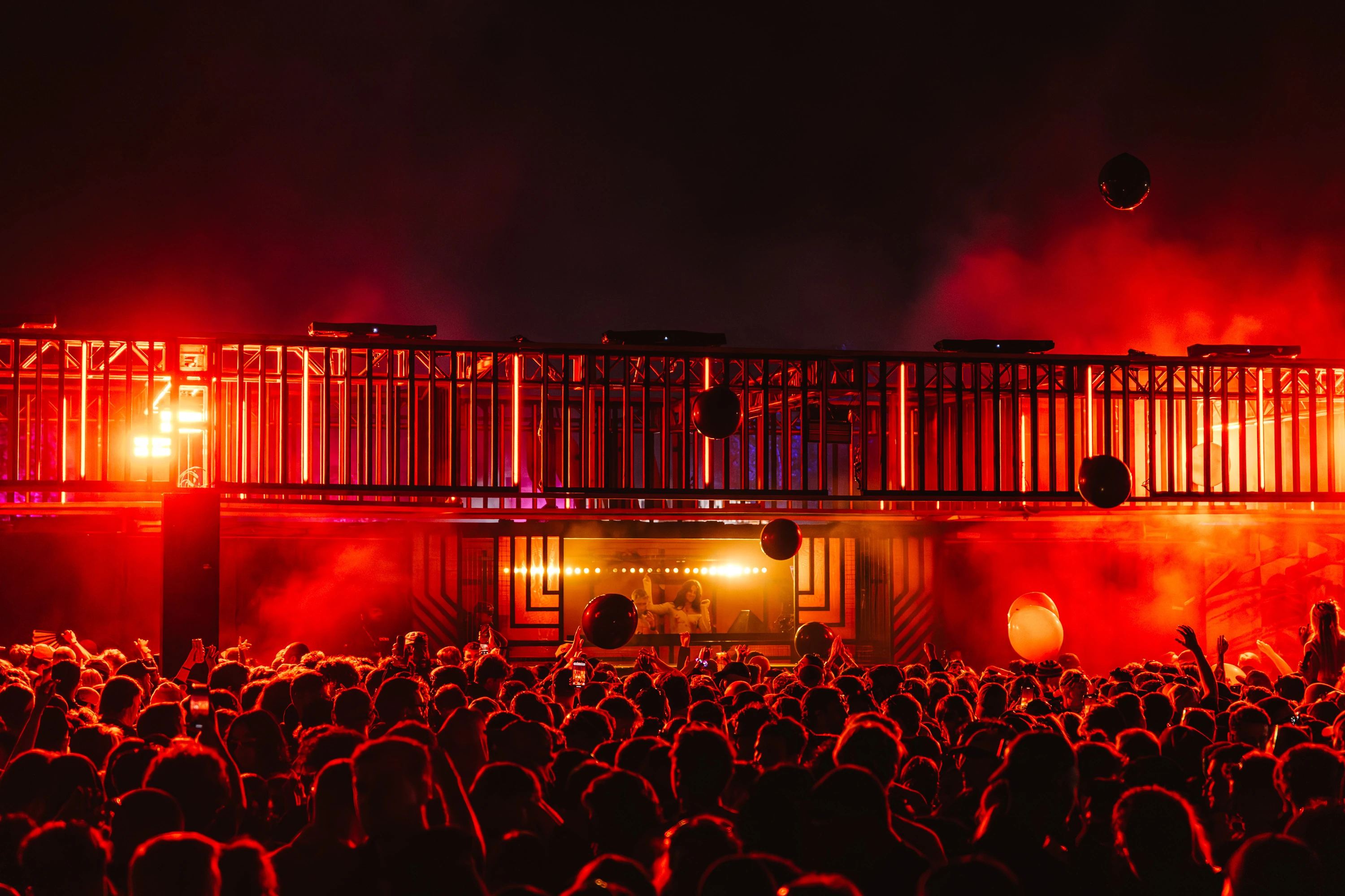 Enzo Siragusa and Shanti Celeste performing at Waterworks