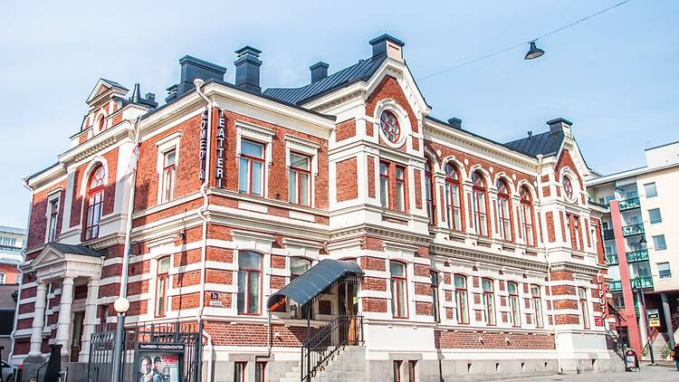 Laugh your eyes out at stand-up