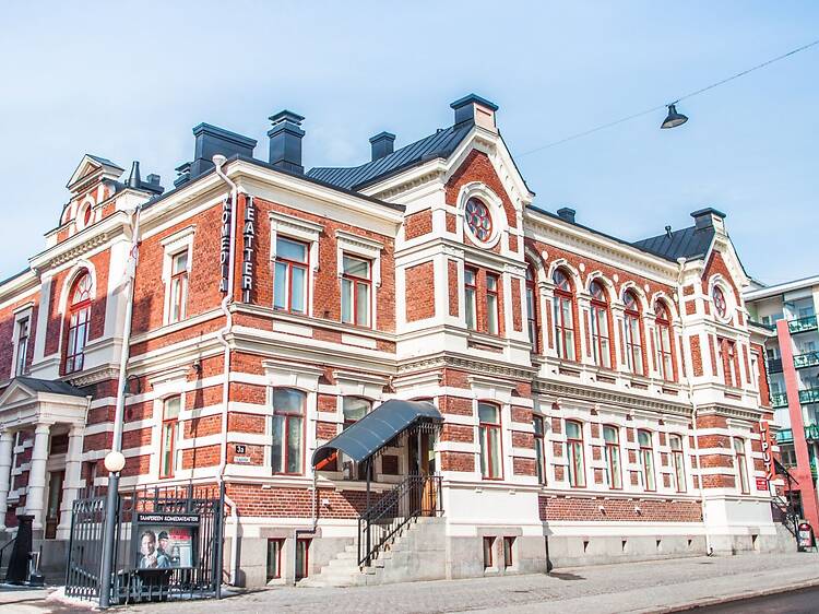 Laugh your eyes out at stand-up